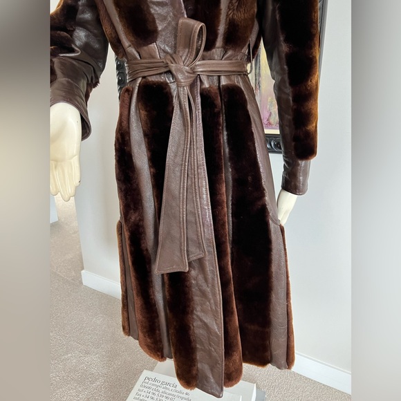 Vintage Brown Genuine Leather Coat with Faux Fur Stripes – Very Nice Condition - Picture 4 of 13